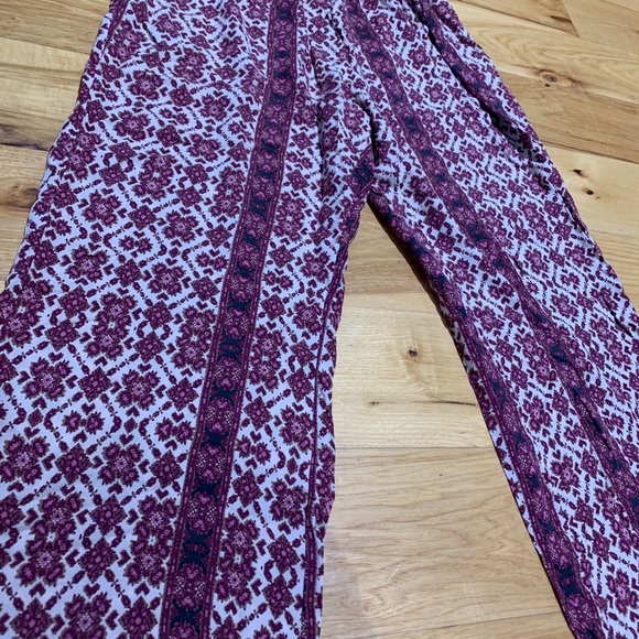 Brandy Melville Beach Pants - Picture 2 of 3